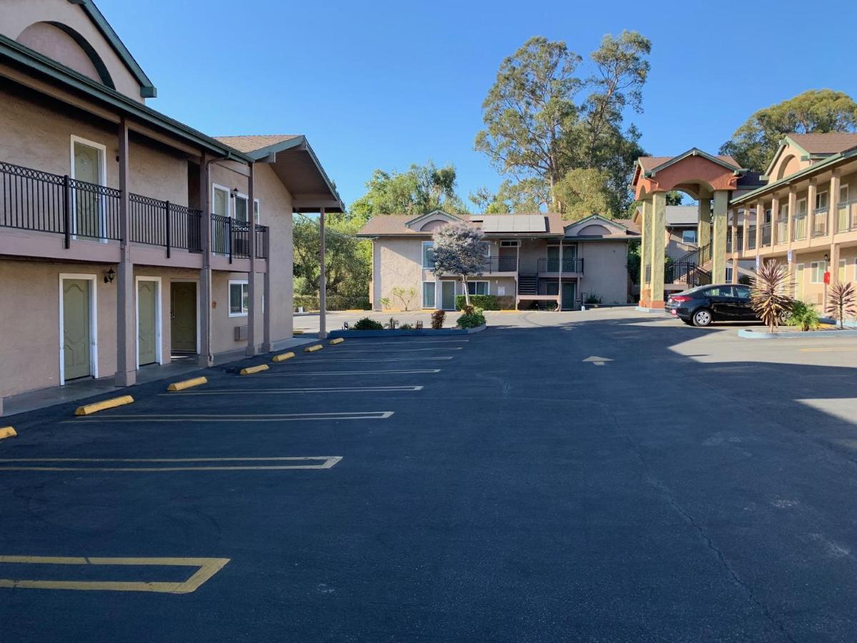 Olive Tree Inn & Suites Сан Луис Оубиспоу Екстериор снимка