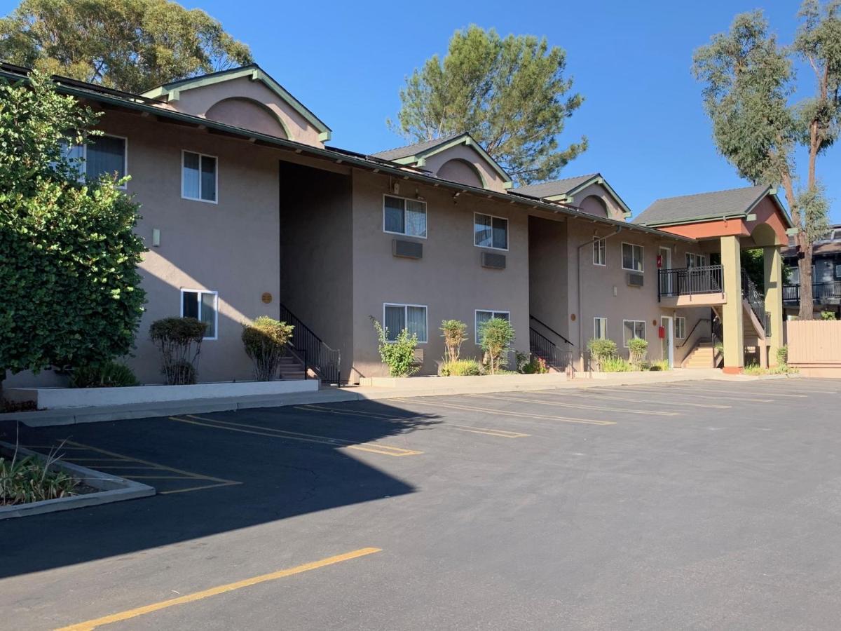 Olive Tree Inn & Suites Сан Луис Оубиспоу Екстериор снимка
